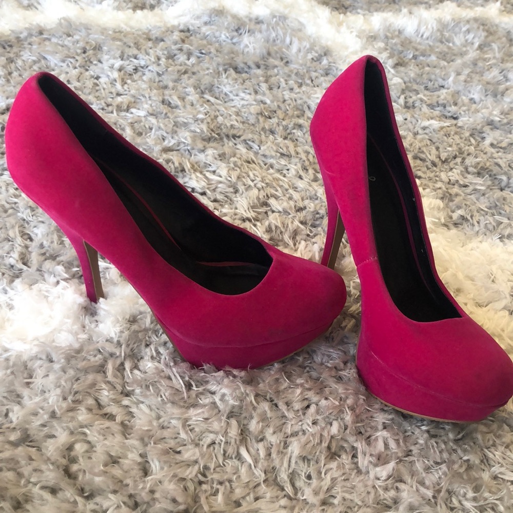 Qupid heels. Hot pink